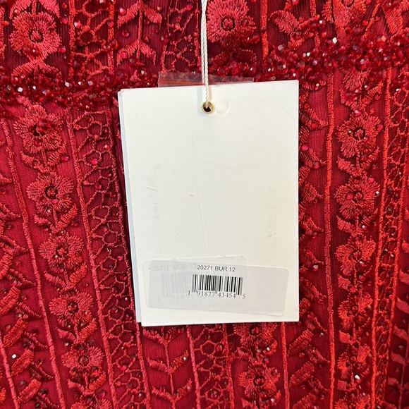 NWT Mac Duggal Embroidered Long Sleeve Red Trumpet Gown 20271 - Picture 7 of 11